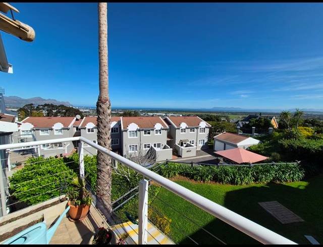 2 BEDROOM APARTMENT FOR SALE IN HELDERVUE